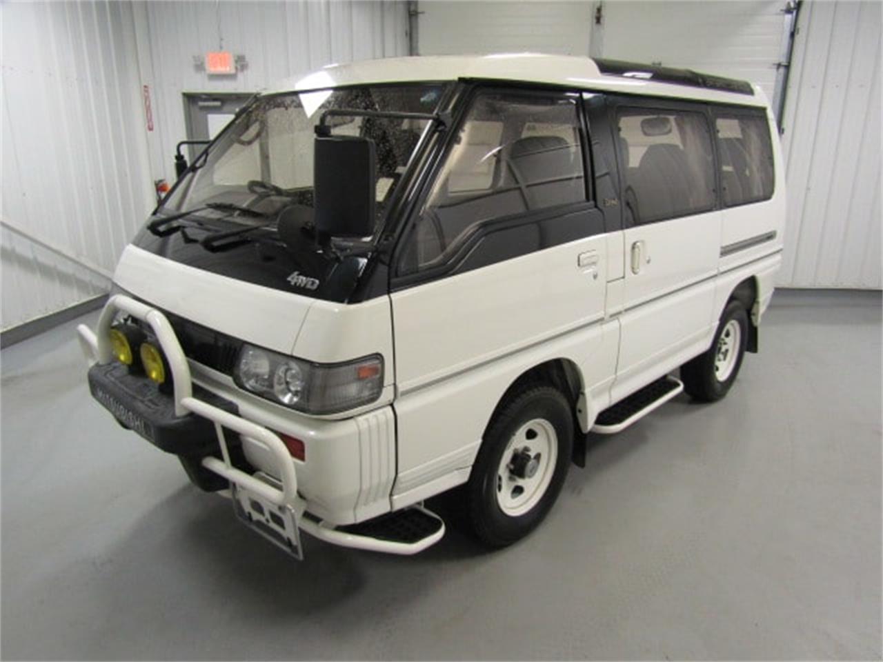 Mitsubishi delica 1990