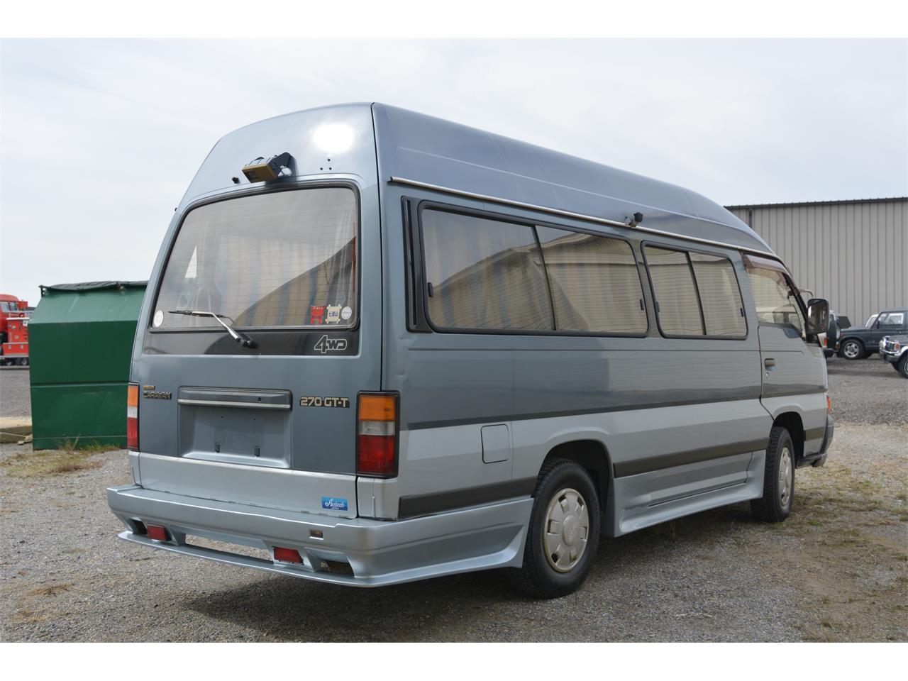 Nissan caravan 1990