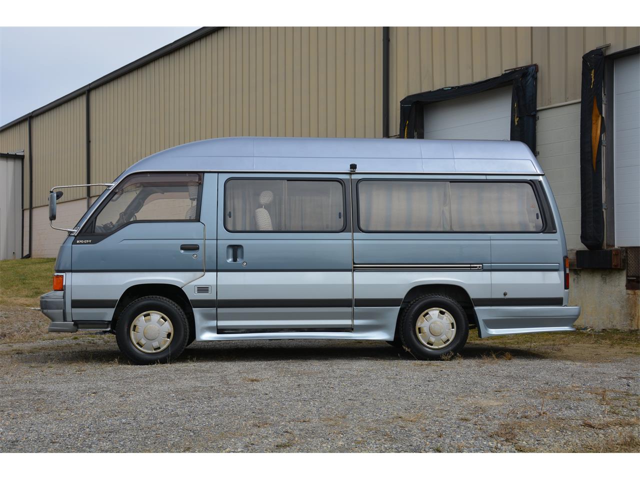 Nissan caravan van