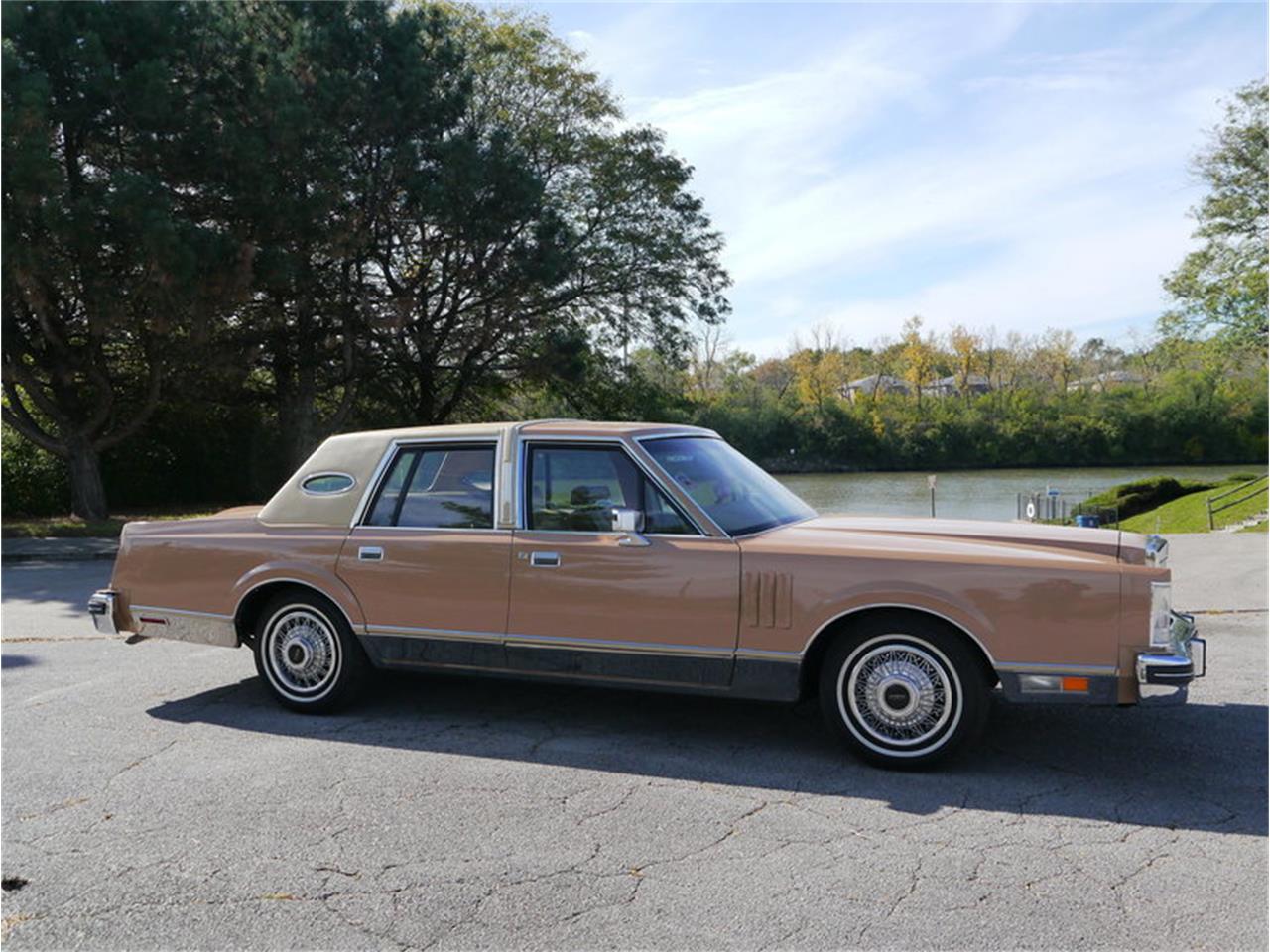 Lincoln continental 1983