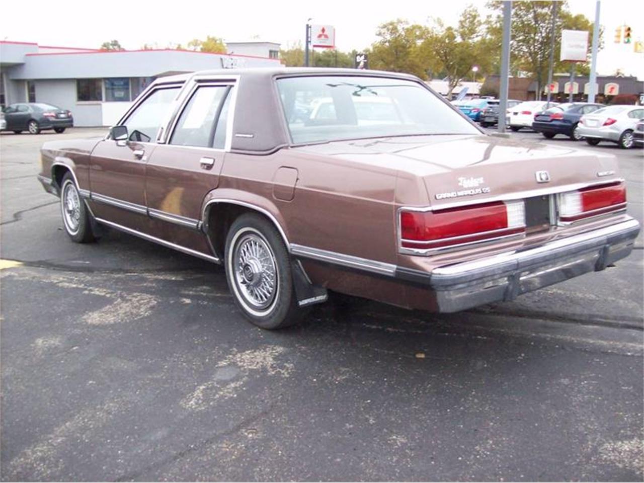 how big is a gas tank in a 1989 mercury grand marquis