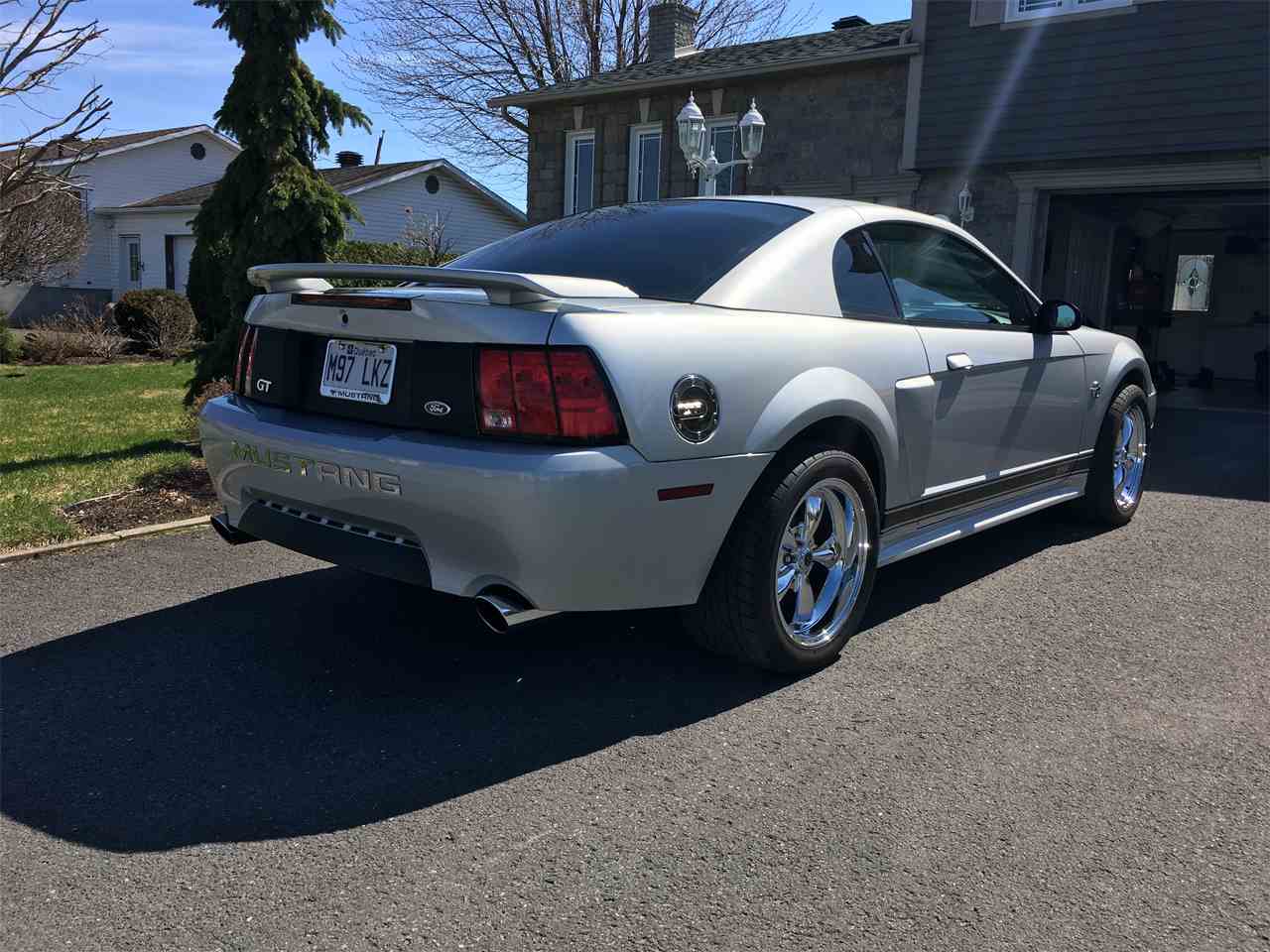 Ford mustang gt 2004