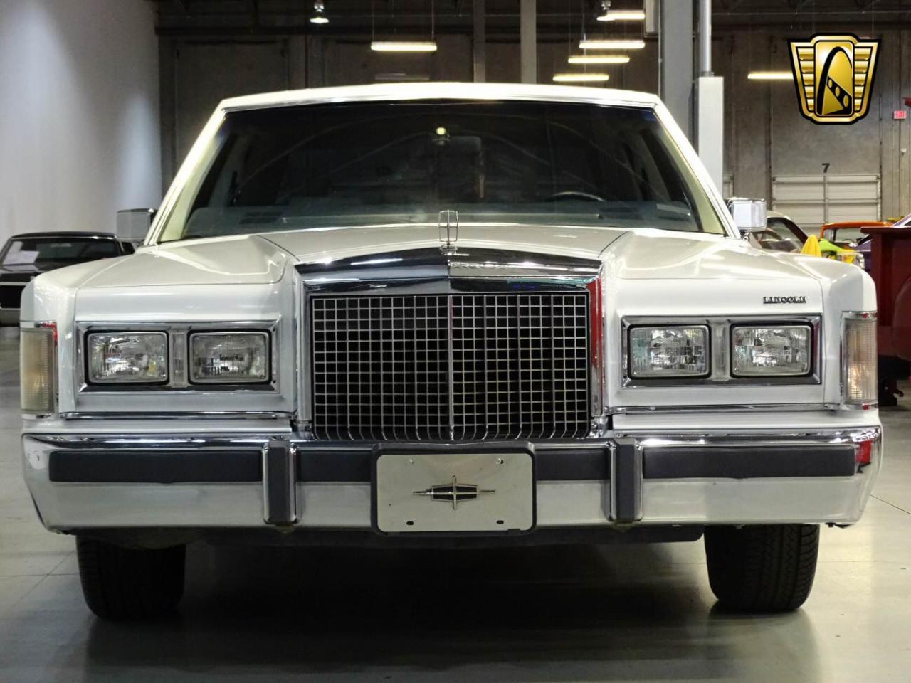 Lincoln town car 1985