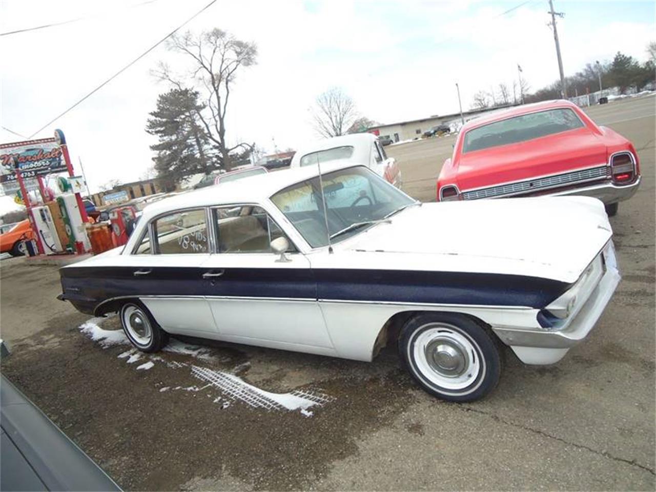 1961 f85 cutlass 2 doors hardtop v8 interior