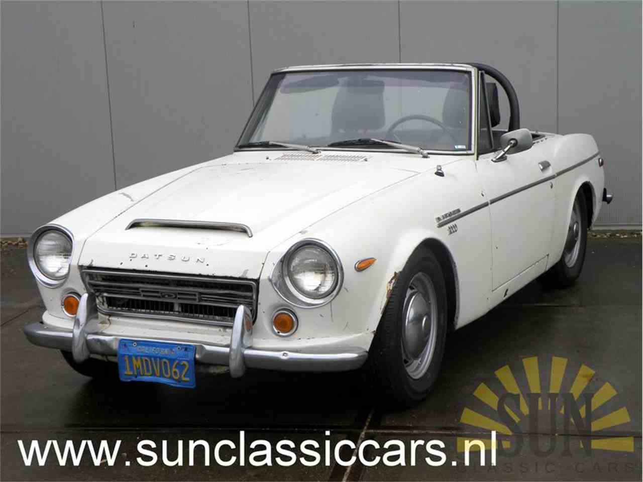 datsun vintage car