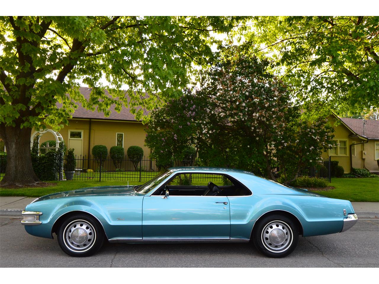 1969 Oldsmobile Toronado for Sale CC1097236