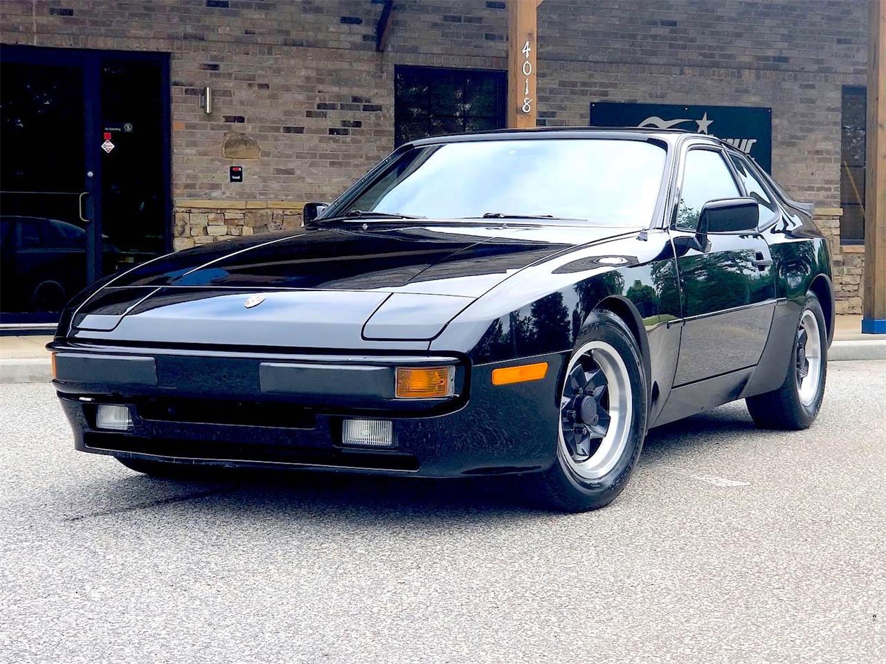 Porsche 944 1983