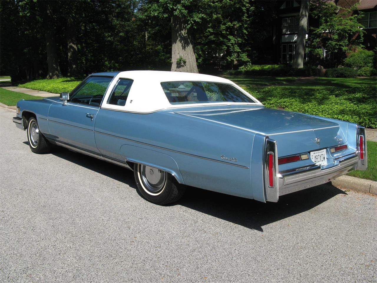 Cadillac coupe deville 1976