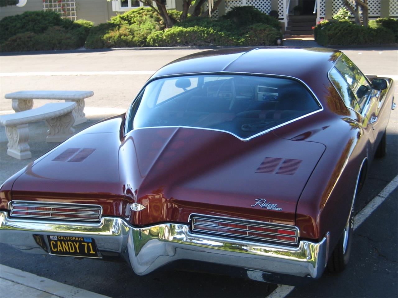 Buick Riviera Black