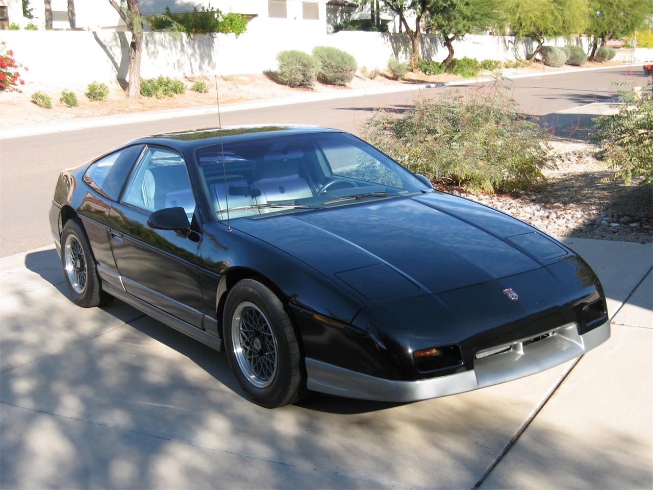 pontiac fiero spoiler