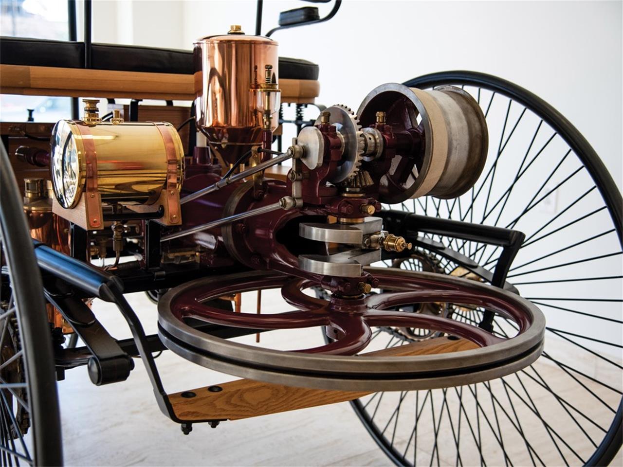 Первый двигатель внутреннего сгорания. Benz Patent-Motorwagen 1886. Бенц Моторваген 1886. Benz Patent-Motorwagen 1886 двигатель. Карл Бенц 1885 мотор.