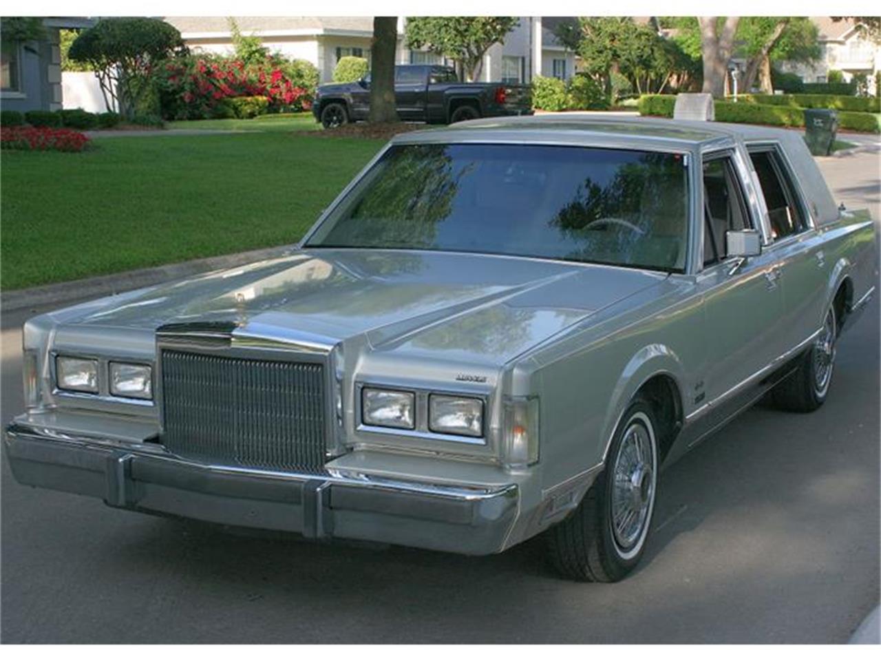 Lincoln town car 1987