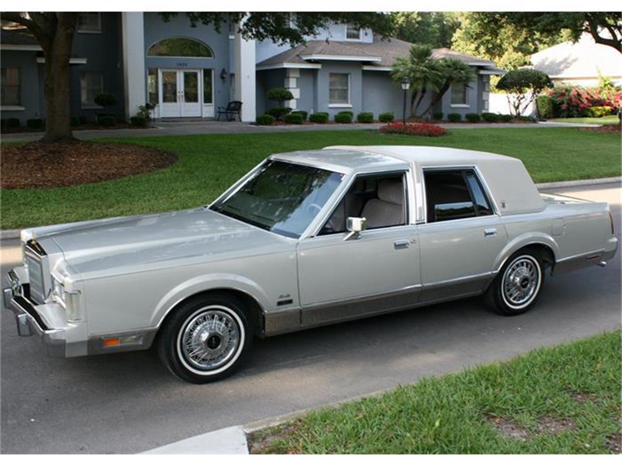 Lincoln town car 1987