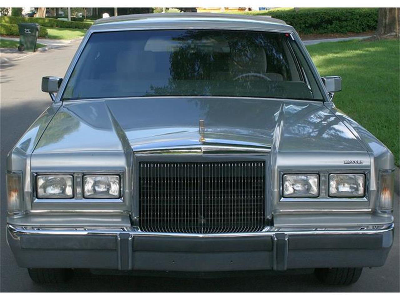 Lincoln town car 1987