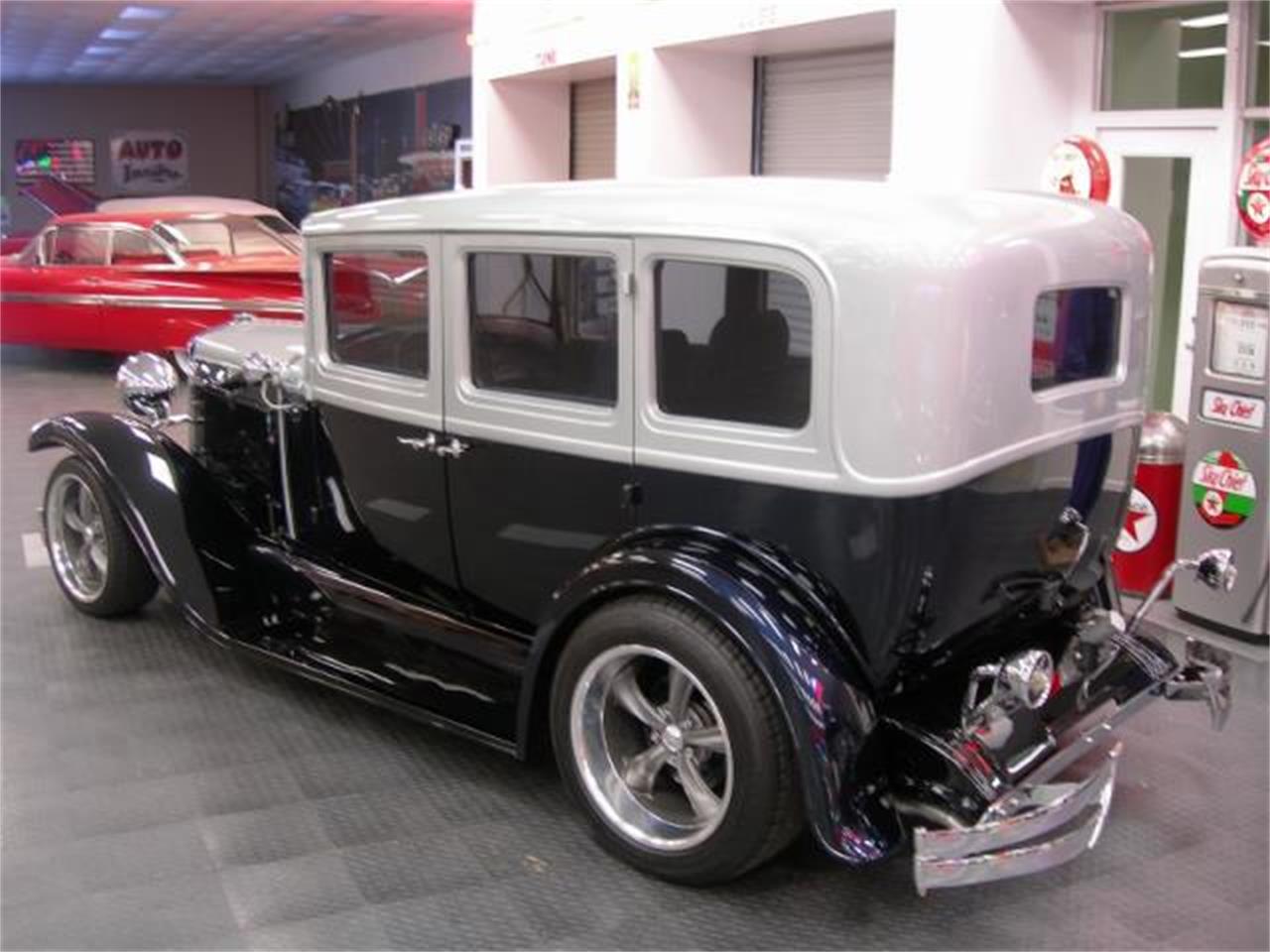Large Picture of '29 Sedan - HCHE