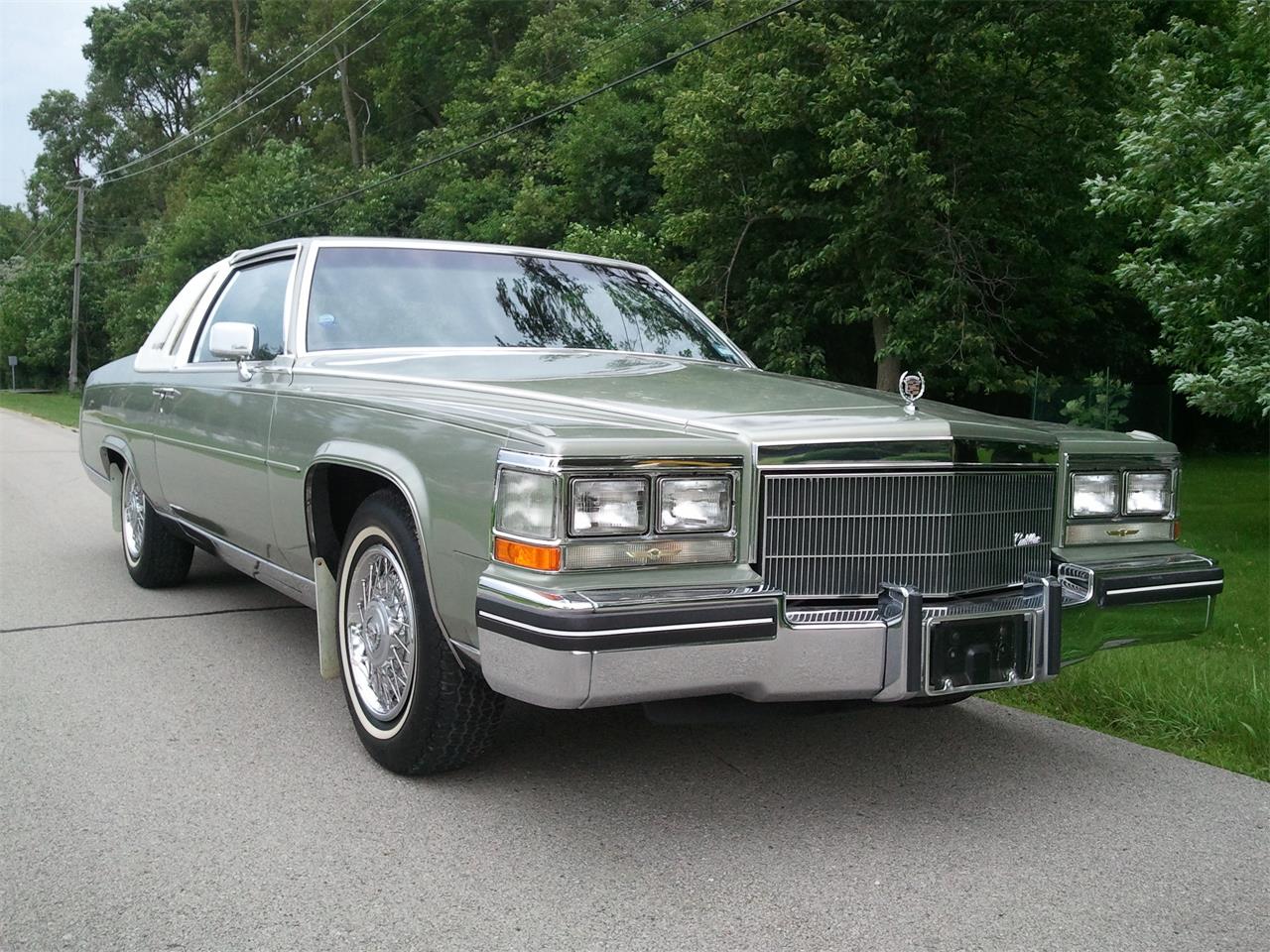 Cadillac fleetwood 1985