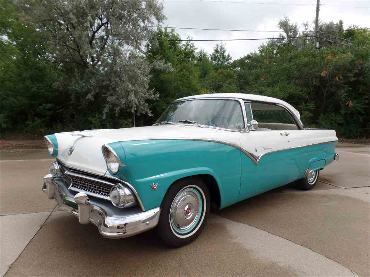 55 Ford Fairlane Victoria