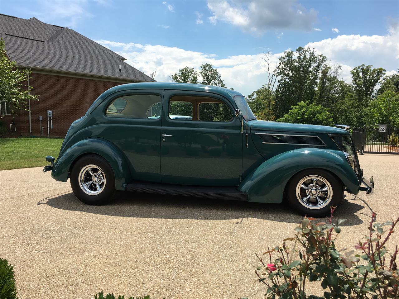 Ford sedan 1937