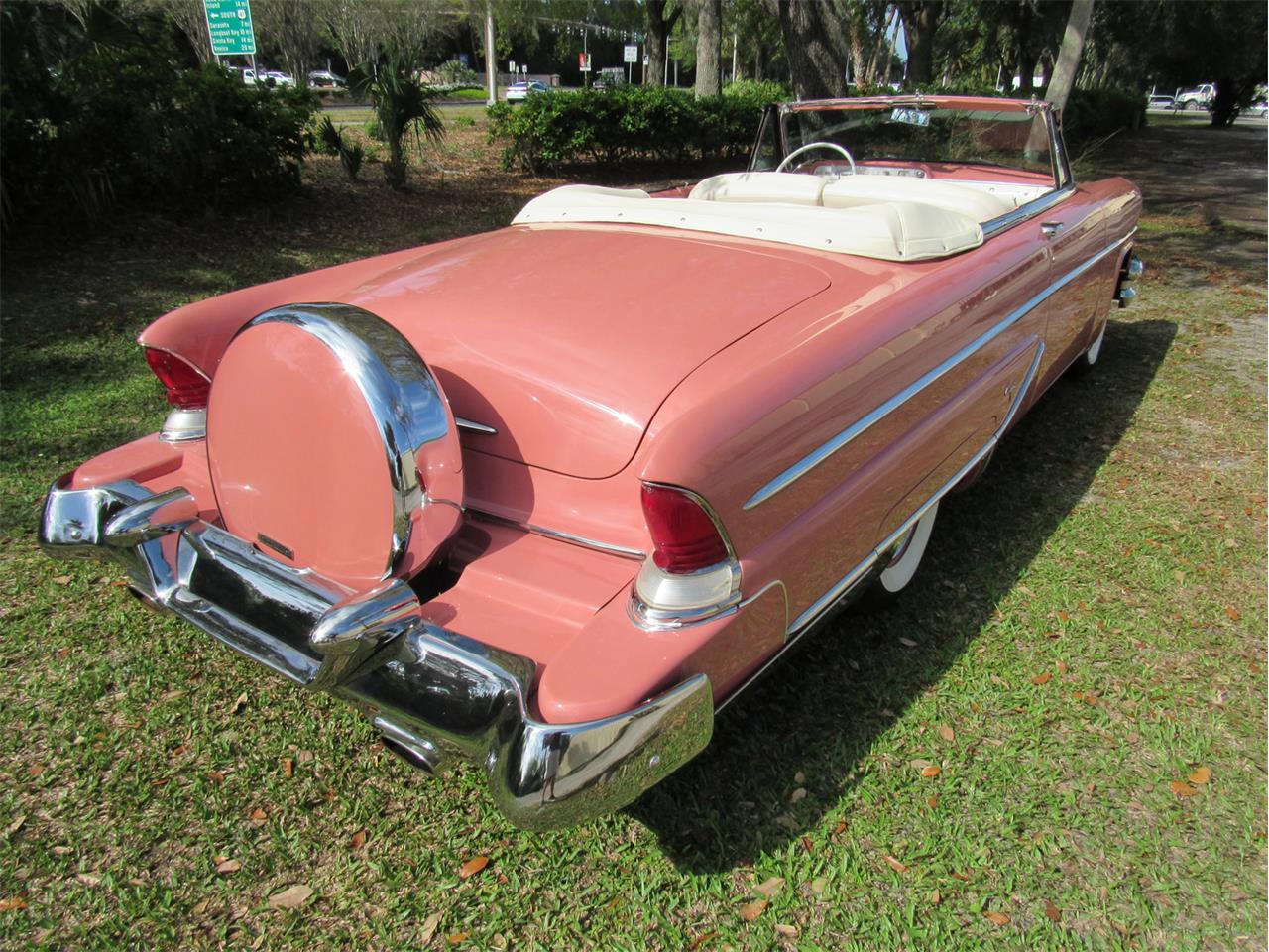 Lincoln capri 1955