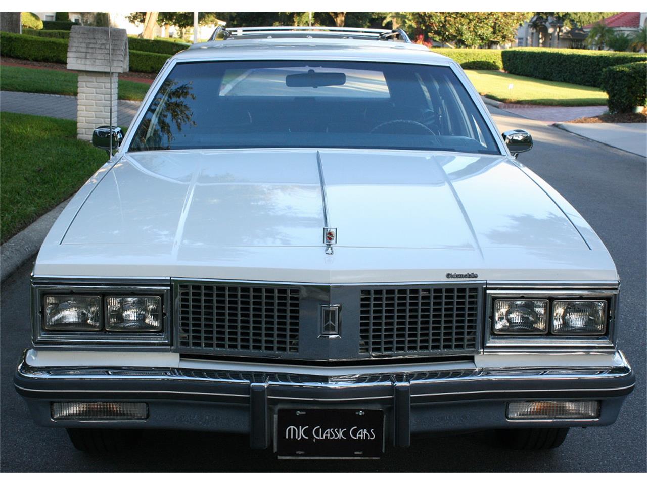 Oldsmobile custom 8 cruiser