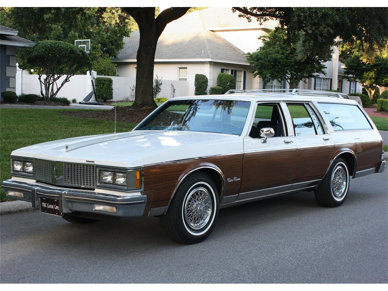 Oldsmobile custom 8 cruiser