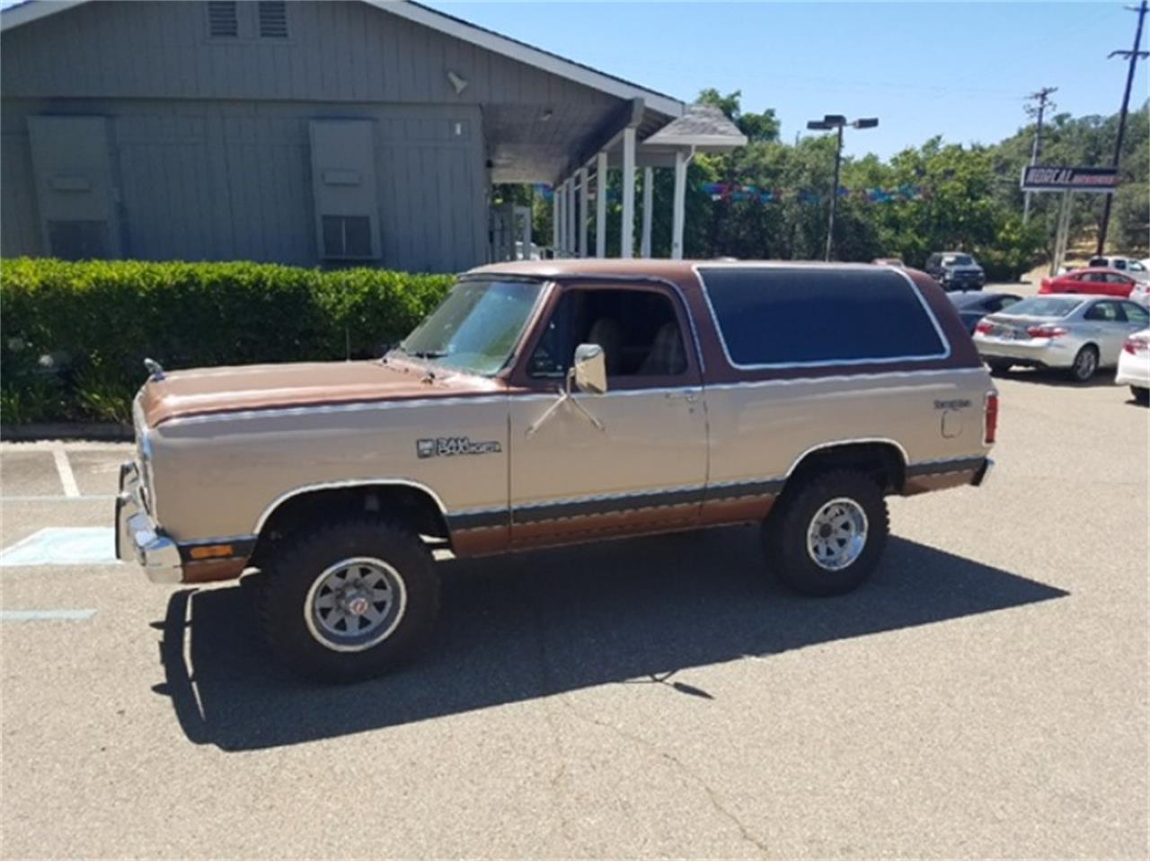 Dodge ramcharger 1983